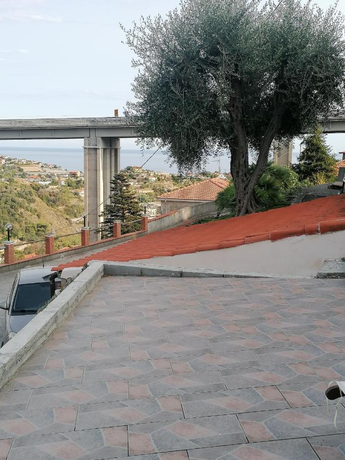 La Casa Di Trilly Hotel Sanremo Bagian luar foto